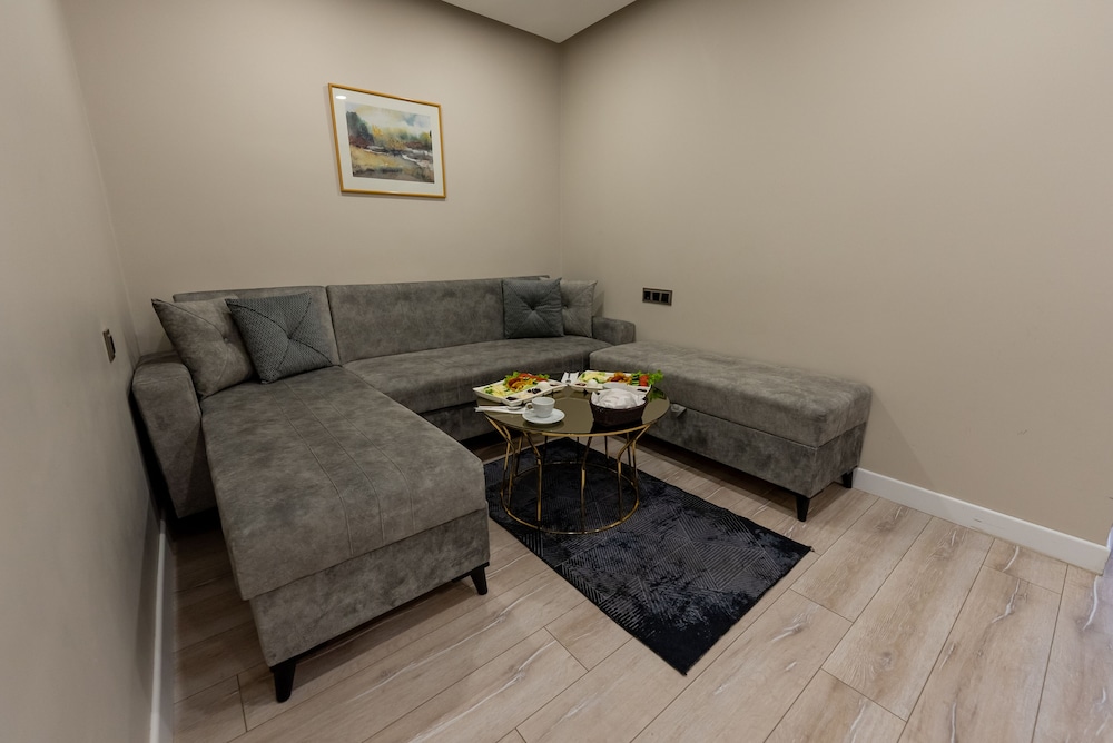 Family Triple Room, 1 Queen Bed with Sofa bed photo 2