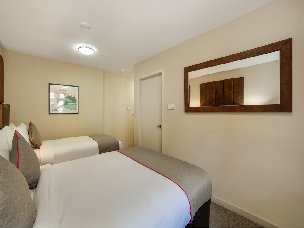 Deluxe Triple Room photo 3