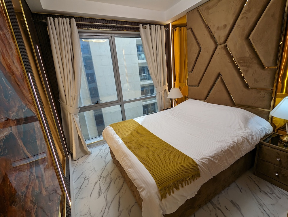 Luxury Apartment, 2 Bedrooms, Sea View, Beachside photo 2