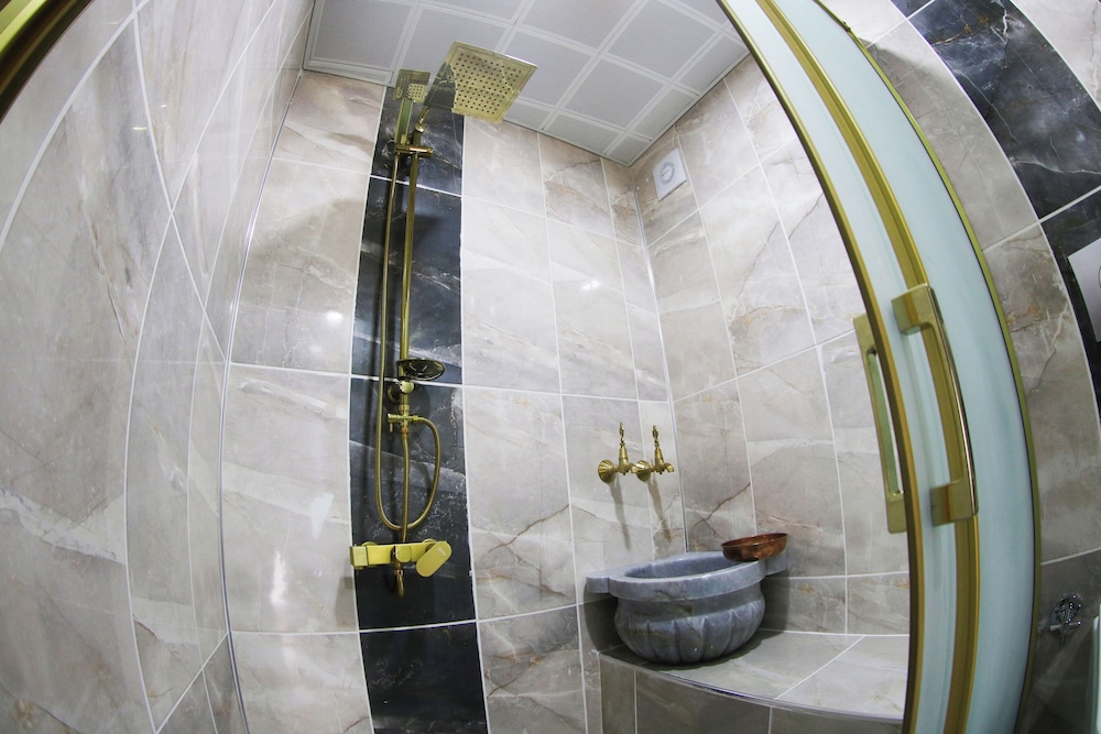 Deluxe Triple Room, 1 Bedroom, Non Smoking, City View photo 2