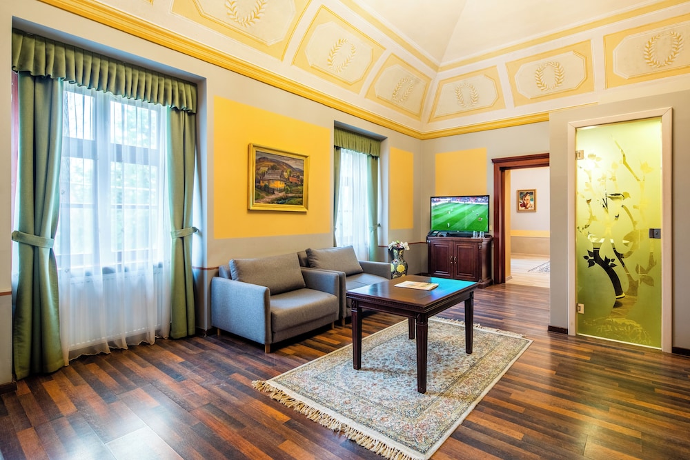 Classic Suite, Garden View photo 1