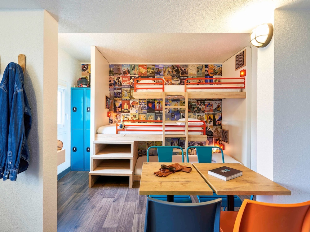 Room, 3 Twin Beds (Break) - Photo 3