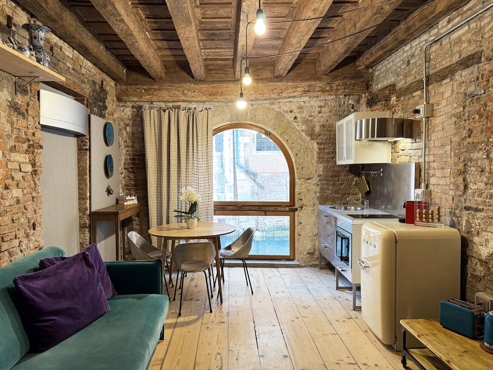 Apartment, Canal View photo 1