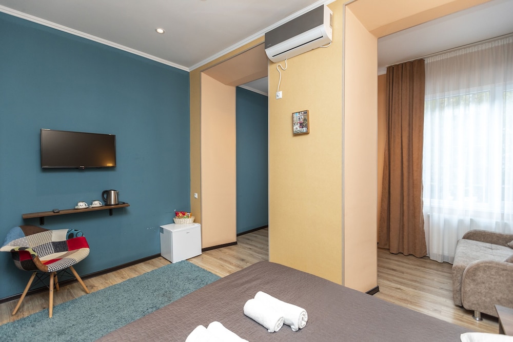 Family Double Room, 1 King Bed with Sofa bed, Non Smoking photo 2