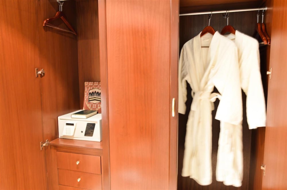 Standard Double Room - Photo 4