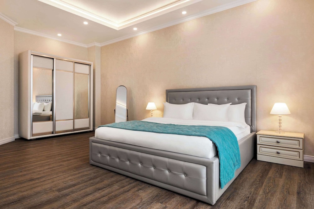 Executive Suite, 1 King Bed, Non Smoking - Photo 5