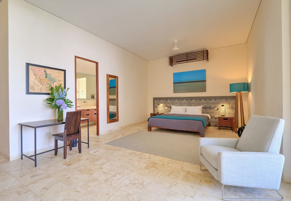 Deluxe Room (6), 1 King Bed