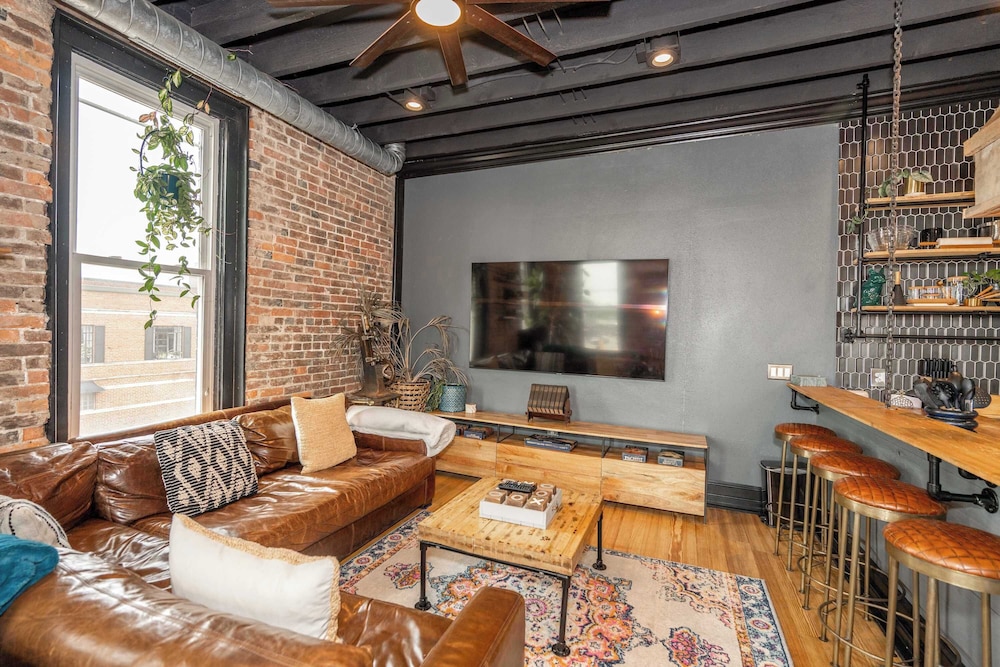 House, Multiple Beds, Kitchen, City View (The Brick Dachshund)