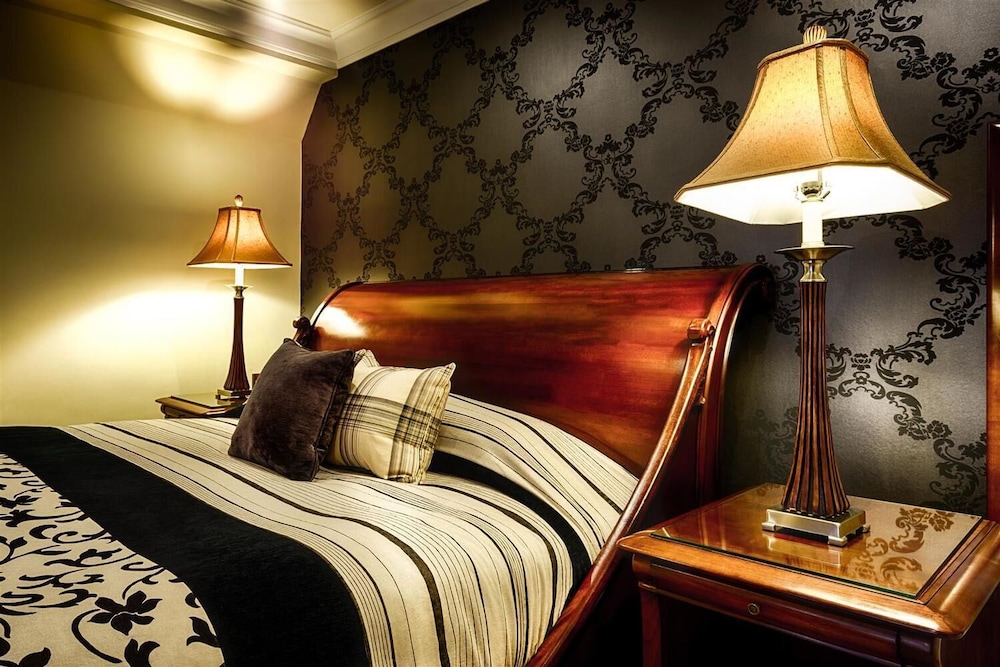 Standard King Room, Ensuite photo 3