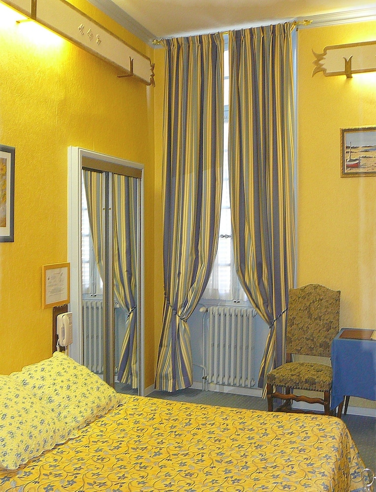 Standard Room photo 2