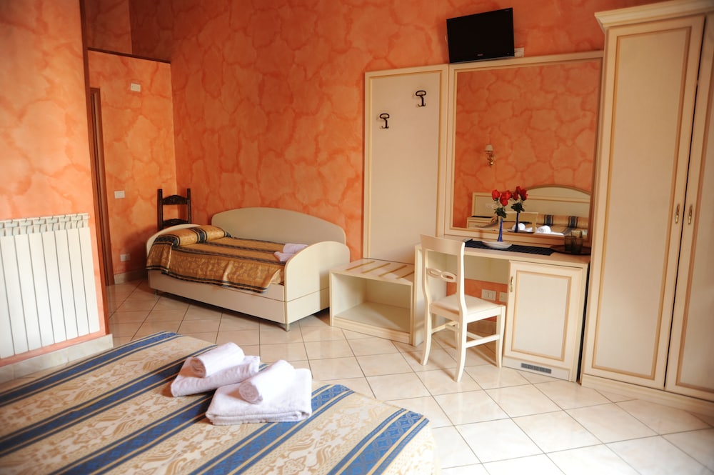 Triple Room photo 2