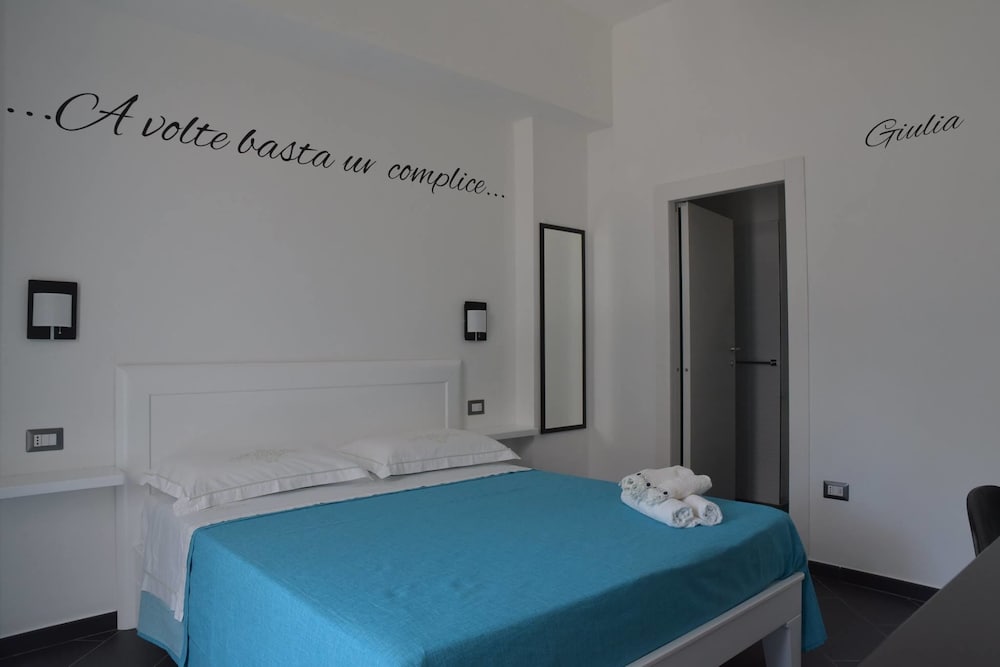 Double Room - Photo 12