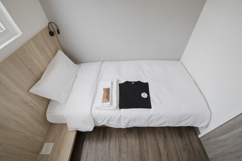 Standard Single Room, Women only, Non Smoking, Shared Bathroom photo 2