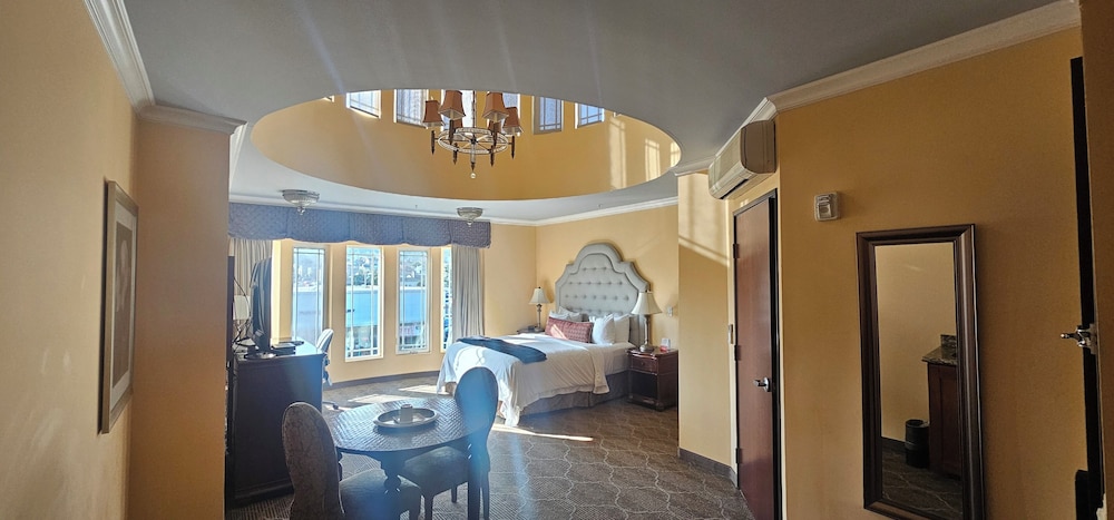 Executive Room, 1 King Bed (Premium King Room)