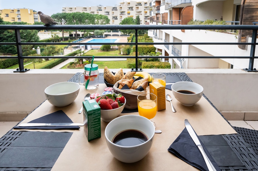 Premium Apartment, 1 Bedroom, Pool View
