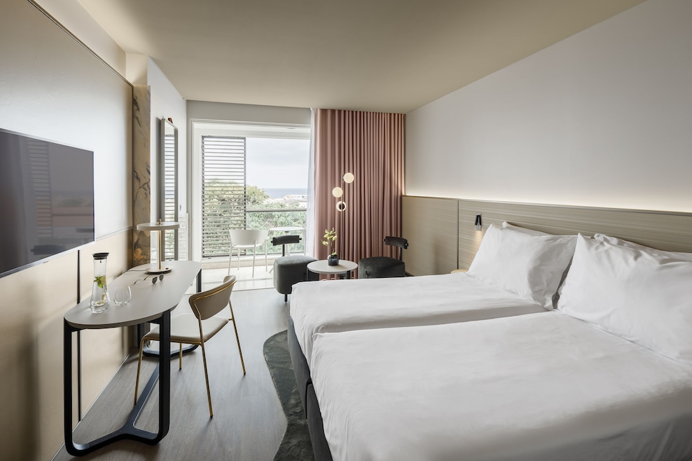 Executive Twin Room - Photo 3
