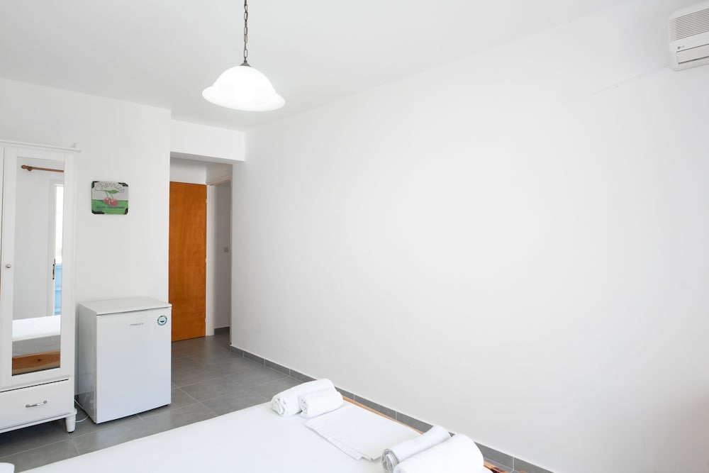 Deluxe Twin Room, 1 Double Bed photo 3