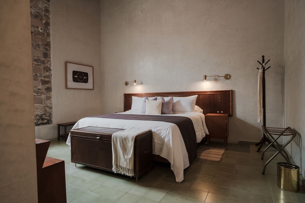 Standard Room (Balcony or View)