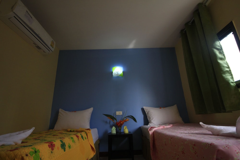 Standard Twin Room With Air Condition photo 3