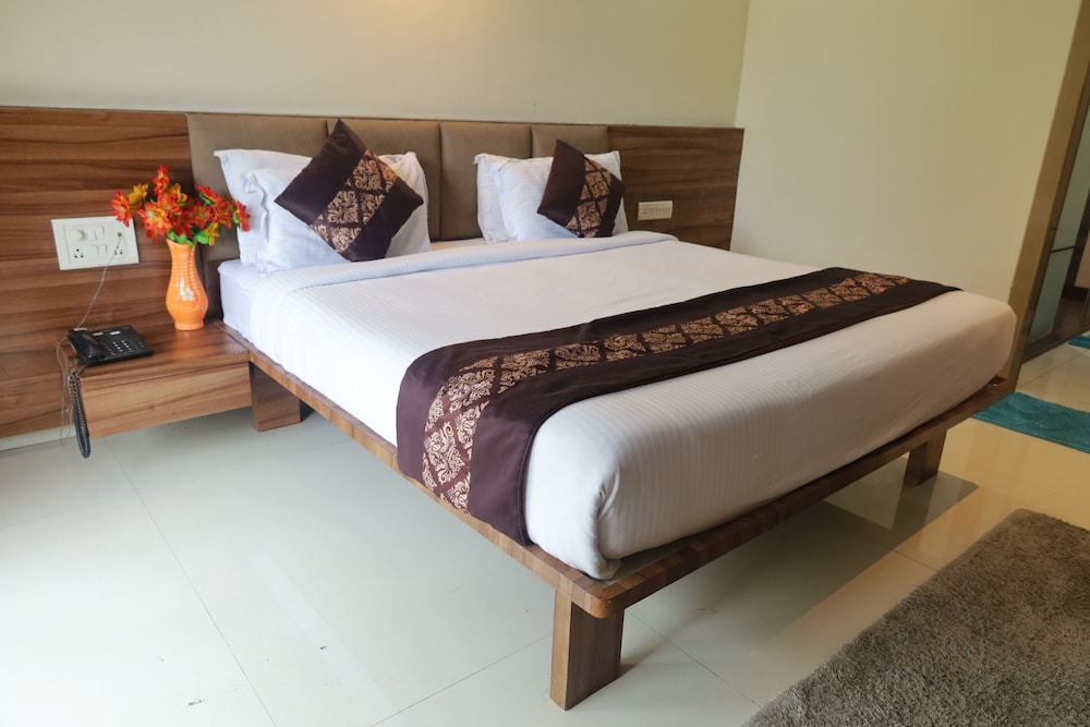 Deluxe Room, 1 Double Bed, Private Bathroom, City View photo 2