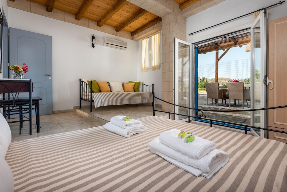Agnanti Beach Apartments - Galini photo 2