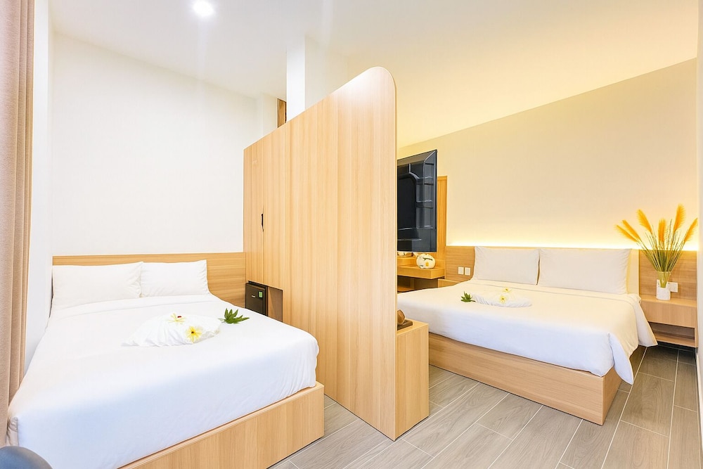 Triple with Bathtub & Balcony