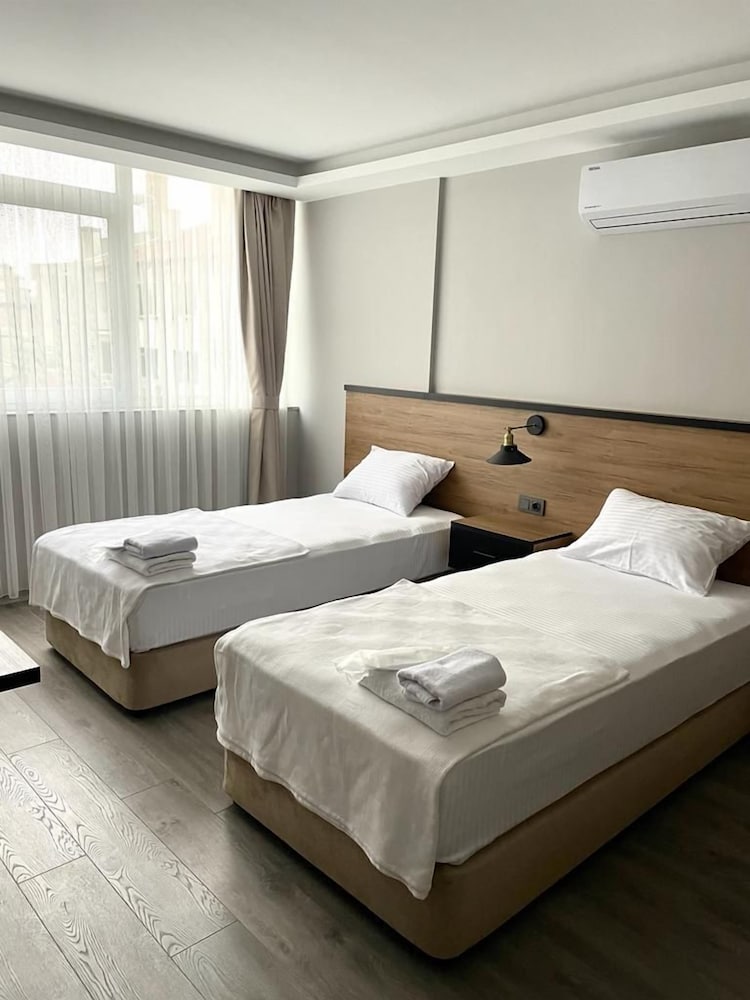Standard Twin Room - Photo 1