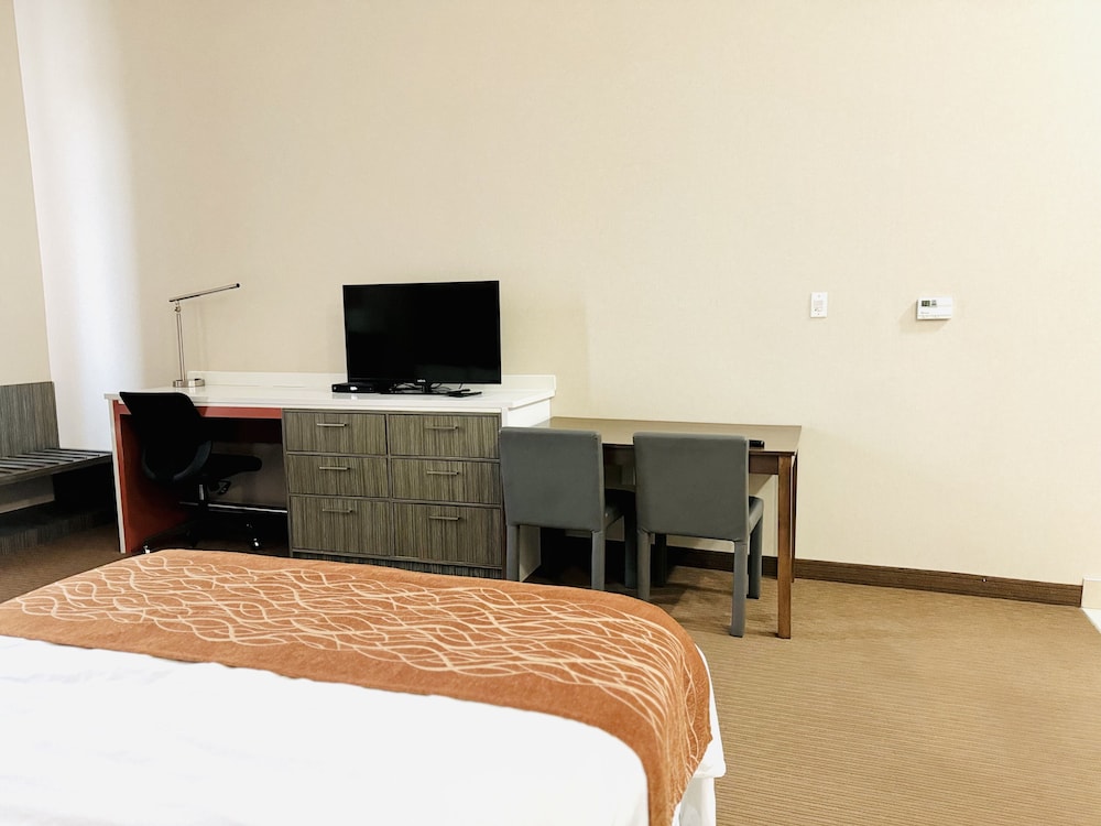 Accessible Room With Two Beds And Kitchenette photo 2