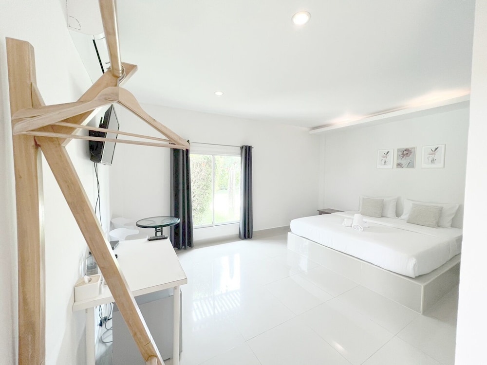 Standard Double Room photo 3