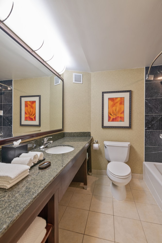 2 Bedroom, 2 King Beds - Photo 4