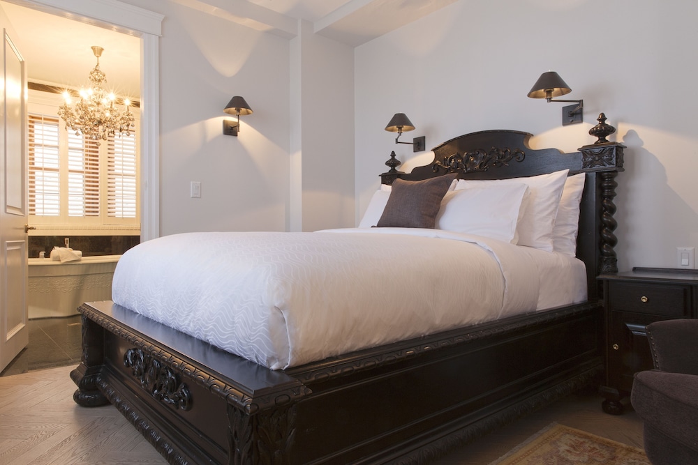 Room Samuel-de-Champlain ( Building B, No pets allowed