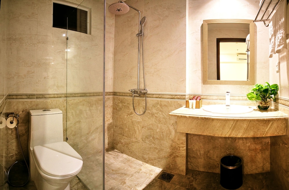 Deluxe Triple Room, Partial Ocean View photo 2