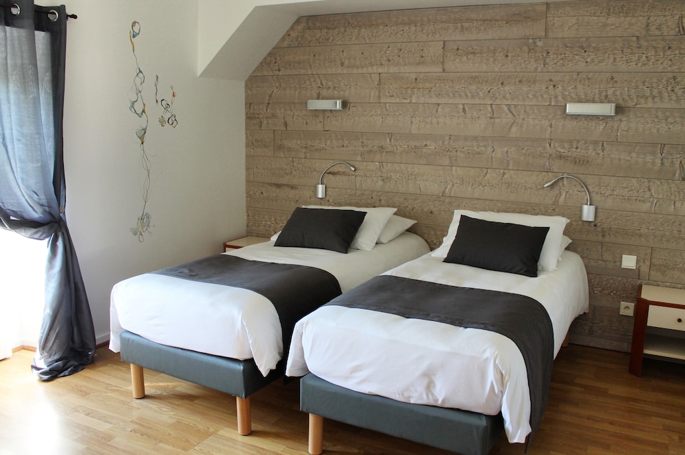 Standard Twin Room photo 2