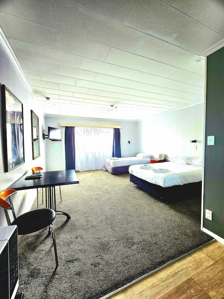 Family Room, 2 Double Beds photo 1