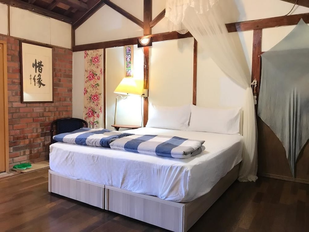 Standard Quadruple Room (Fall) photo 1