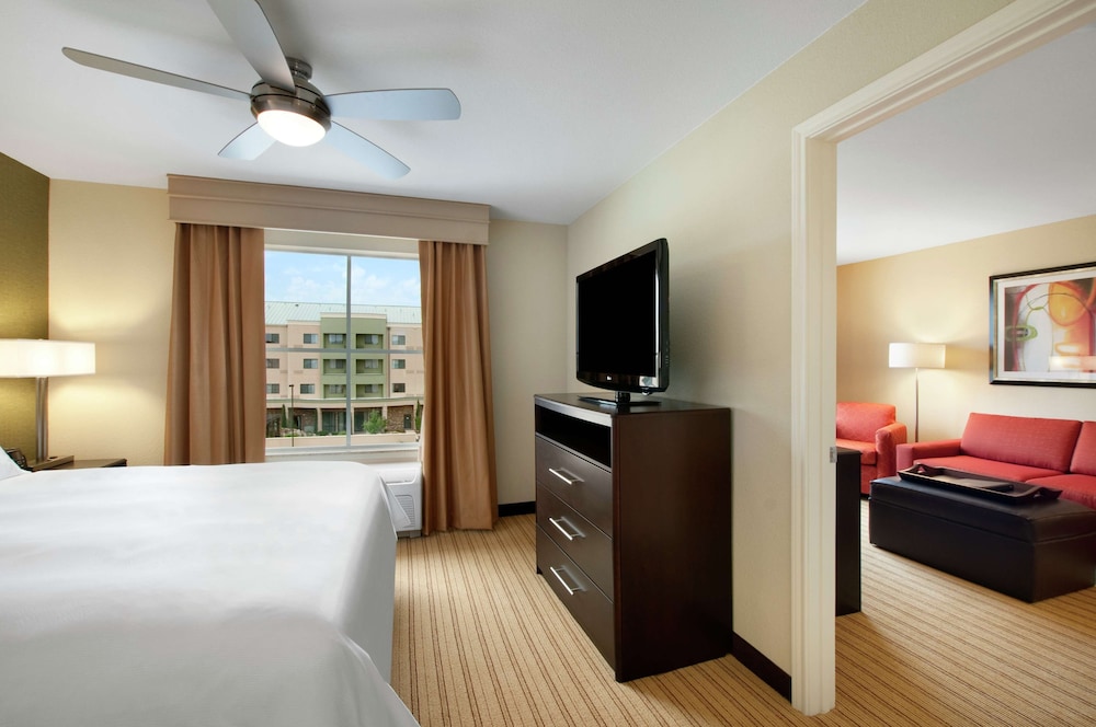 Suite, 1 King Bed, Accessible, Non Smoking (Hearing) - Photo 2