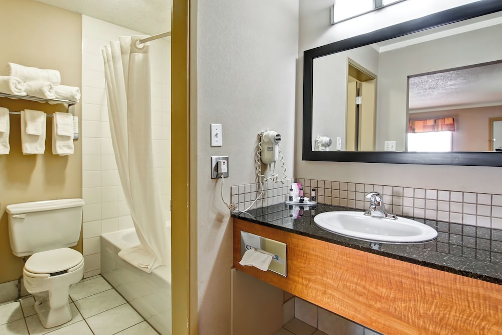 Economy Room, 2 Double Beds (Exterior Access - Motel) photo 2