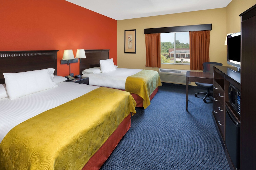 Deluxe Studio Suite, 2 Queen Beds, Non Smoking