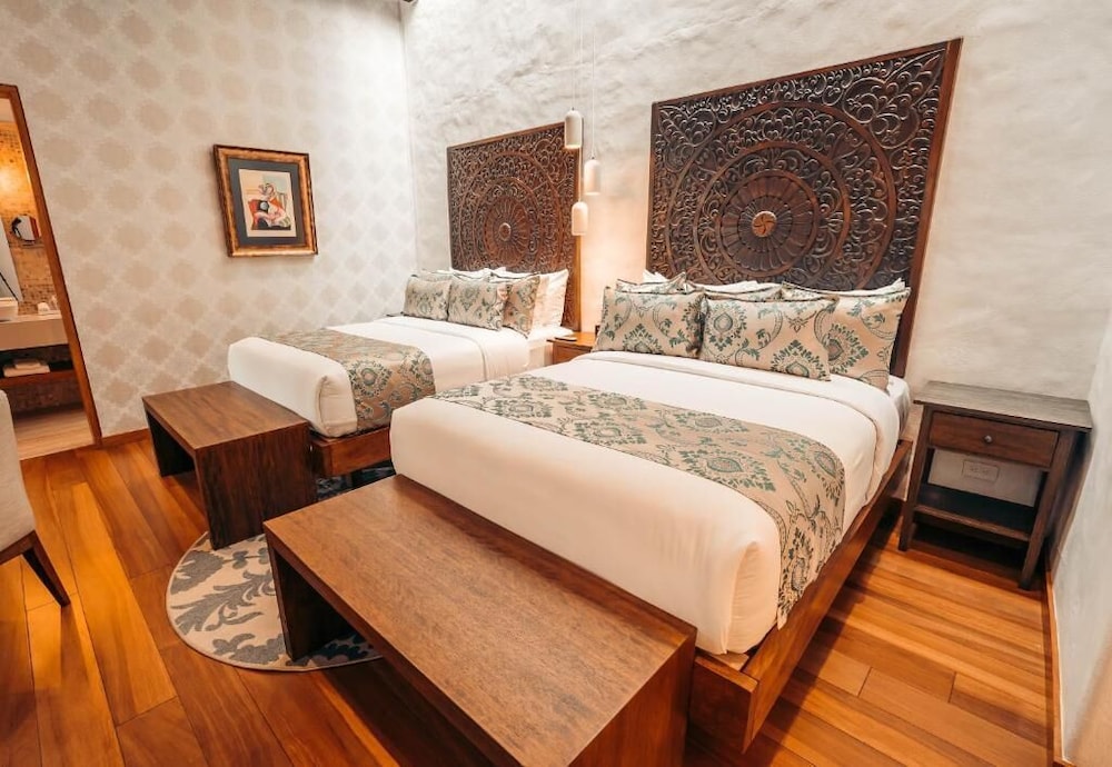Premium Twin Room photo 2