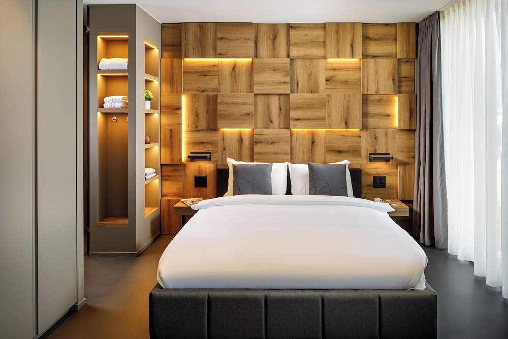 Junior Studio, 1 Queen Bed