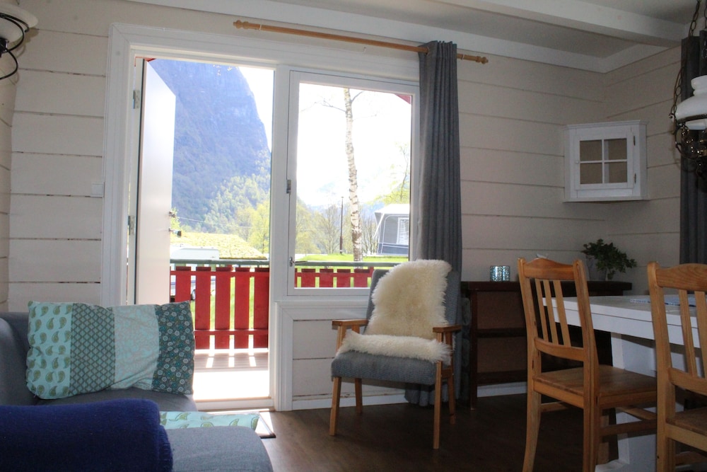 Basic Cabin (Hytte 4, Private WC, Shared Bathroom) photo 1