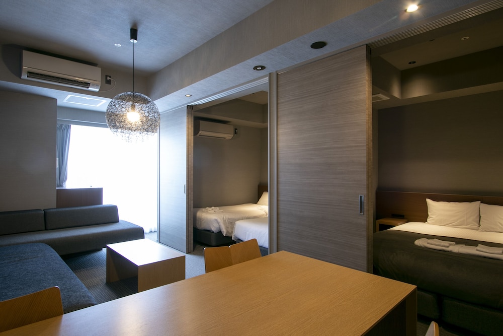 Grand Room thumbnail 5