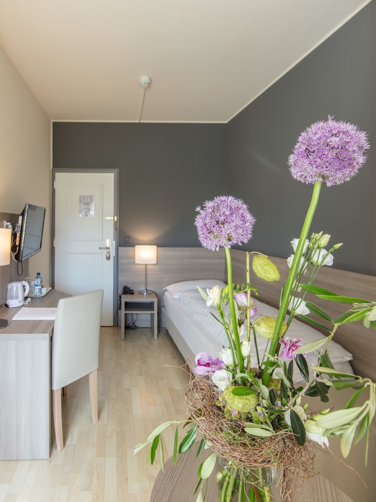 Single Room photo 3