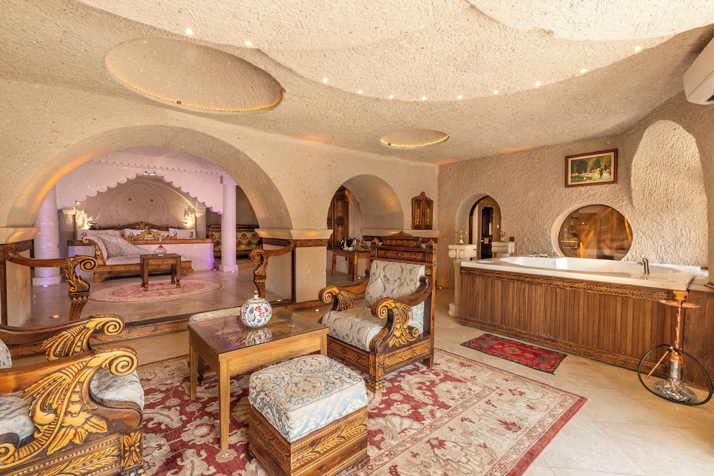 Superior Family Cave Room photo 1