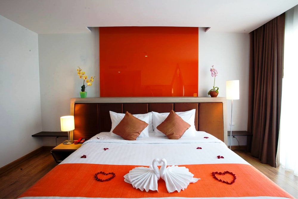 Deluxe Room - Photo 2