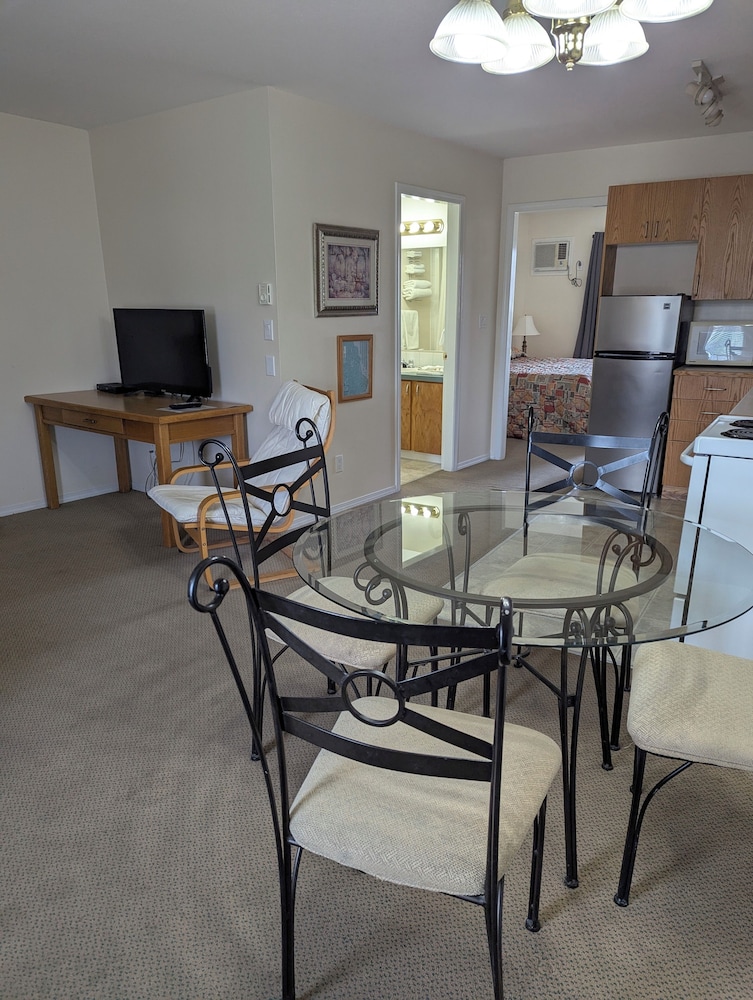 Basic Suite photo 1