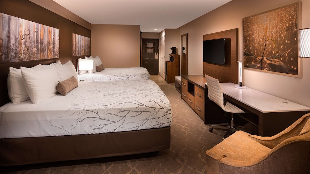 Standard Room, 2 Queen Beds, Non Smoking, Refrigerator & Microwave photo 3