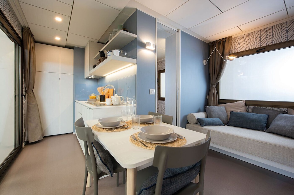 Deluxe Mobile Home