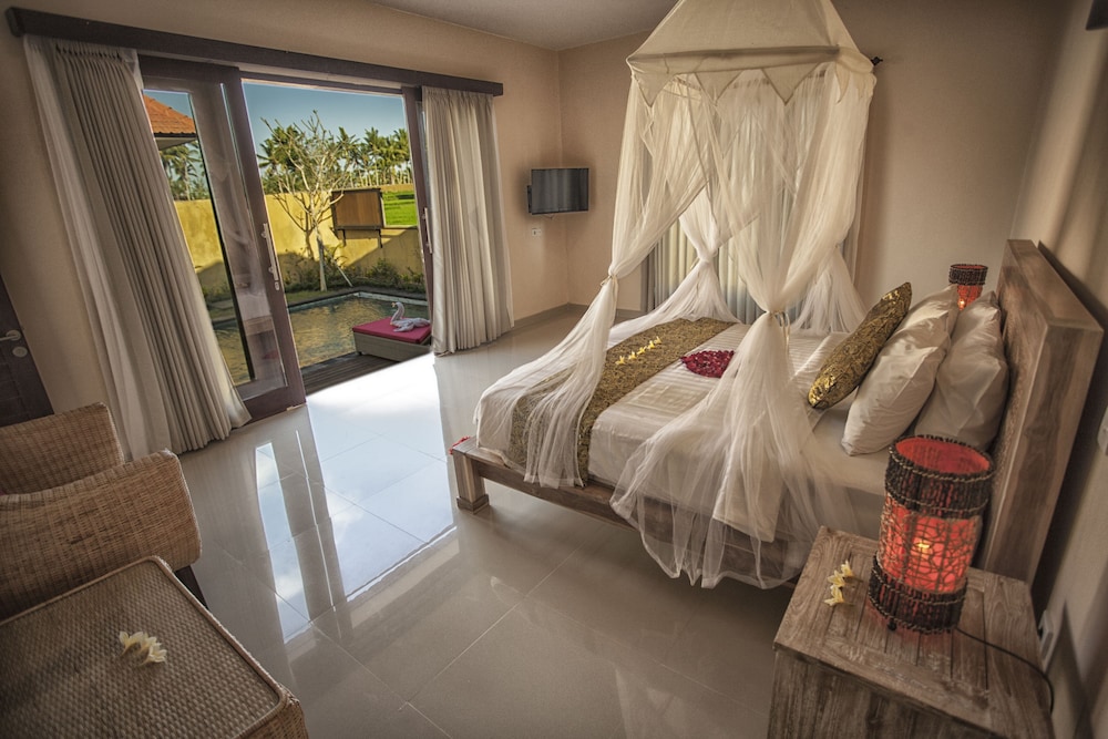 Honeymoon Villa photo 1