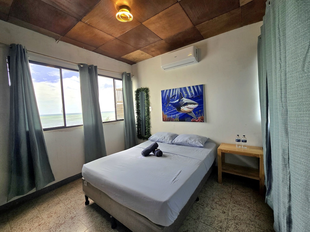 Basic Double Room, Beach View photo 2